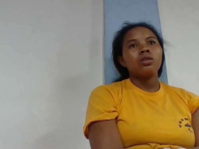 Juliah1a live cam on BongaCams