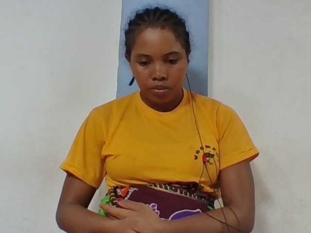 Juliah1a live cam on BongaCams