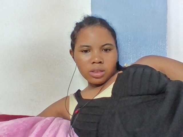 Juliah1a live cam on BongaCams