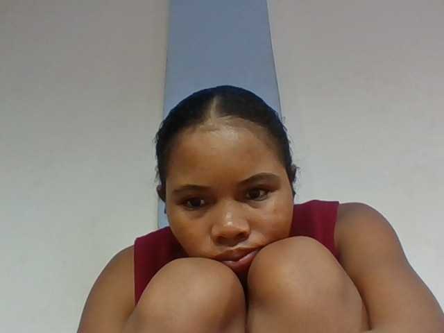 Juliah1a live cam on BongaCams