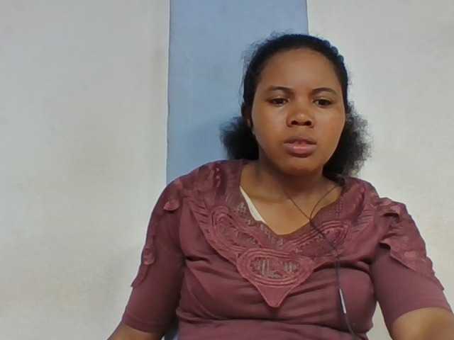 Juliah1a live webcam show