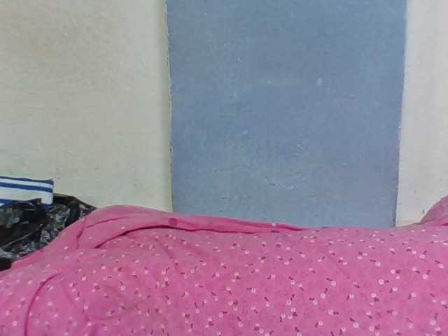 Juliah1a live cam on BongaCams