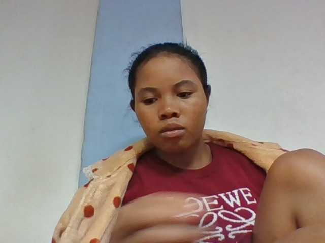 Juliah1a live cam on BongaCams