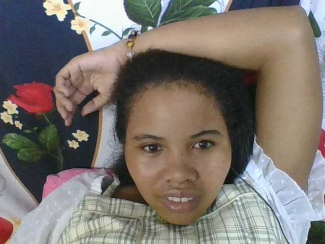 Juliah1a live cam on BongaCams