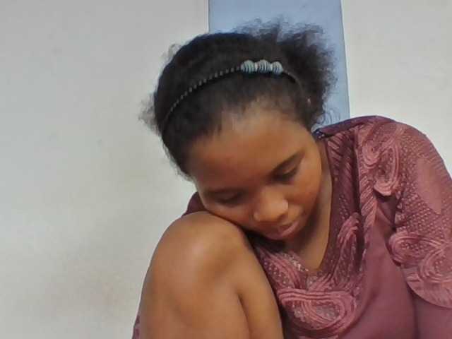 Juliah1a live webcam show
