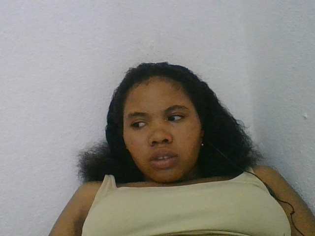 Juliah1a live cam on BongaCams