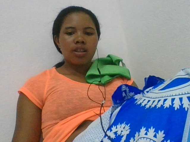 Juliah1a live cam on BongaCams
