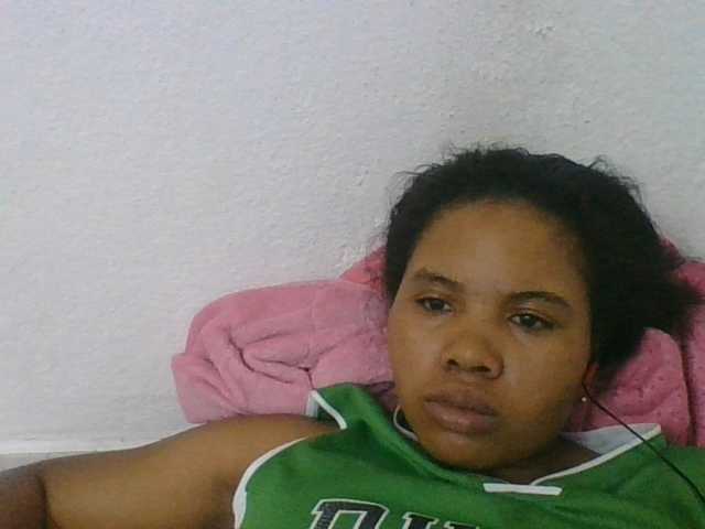 Juliah1a live cam on BongaCams