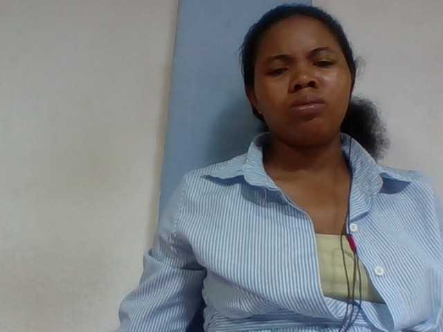 Juliah1a live cam on BongaCams