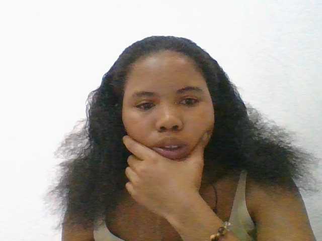 Juliah1a live cam on BongaCams