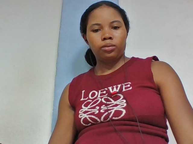 Juliah1a live cam on BongaCams