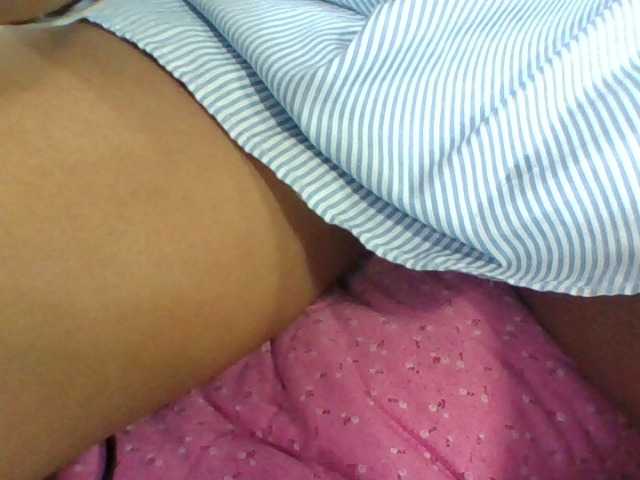 Juliah1a live cam on BongaCams