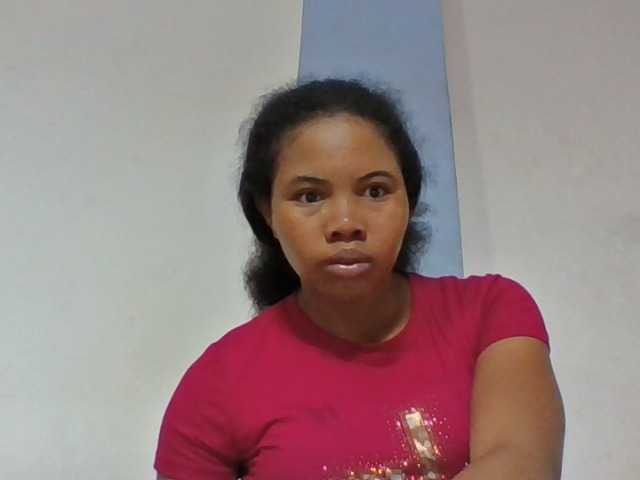 Juliah1a live cam on BongaCams