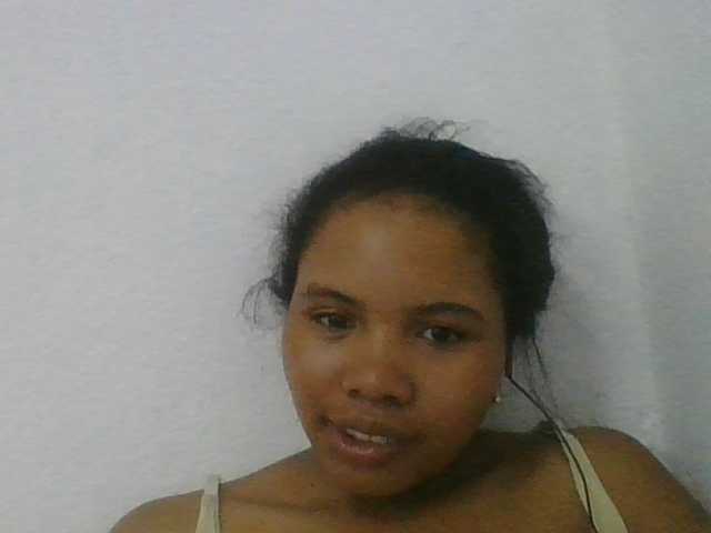 Juliah1a live cam on BongaCams