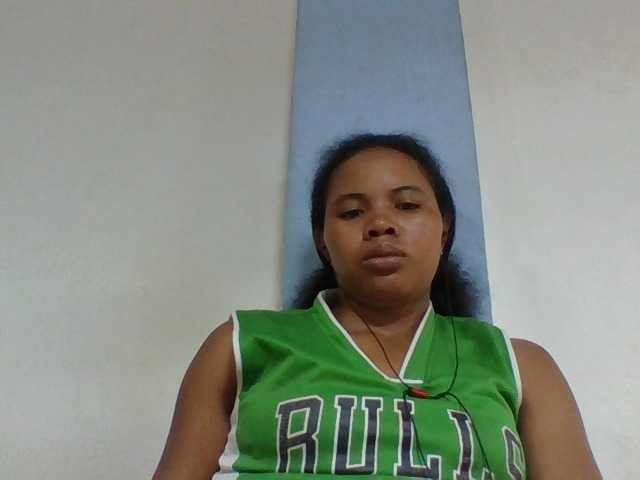 Juliah1a live cam on BongaCams