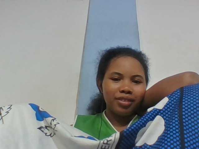 Juliah1a live cam on BongaCams