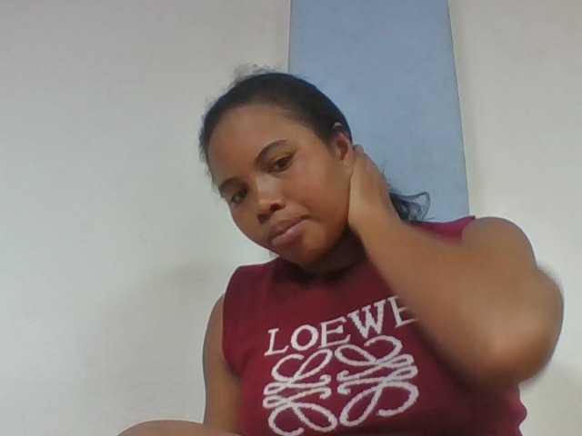Juliah1a live cam on BongaCams