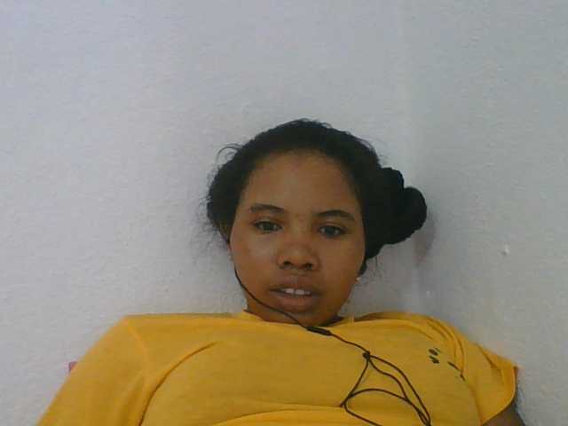 Juliah1a live cam on BongaCams