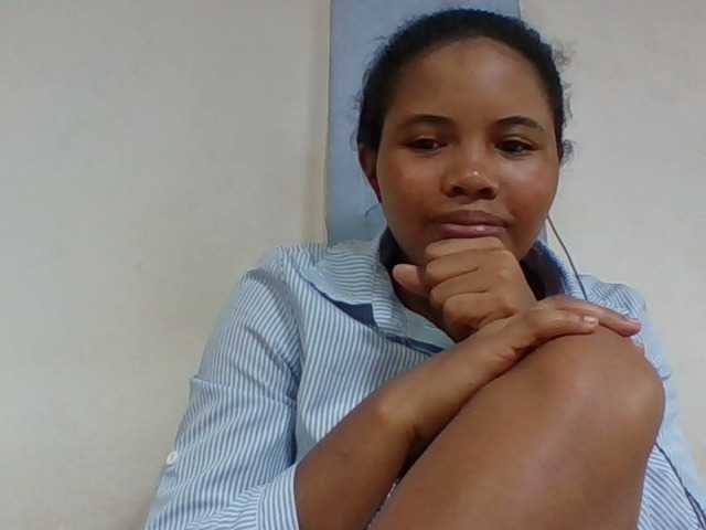 Juliah1a live cam on BongaCams