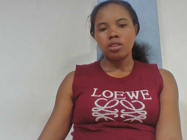 Juliah1a live cam on BongaCams