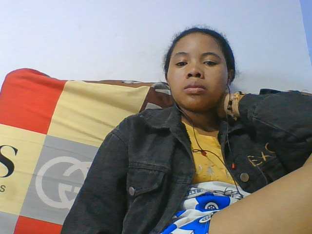 Juliah1a live cam on BongaCams