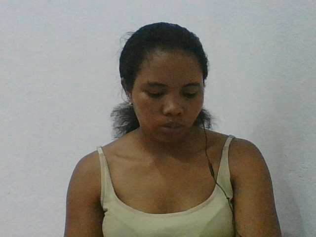 Juliah1a live cam on BongaCams