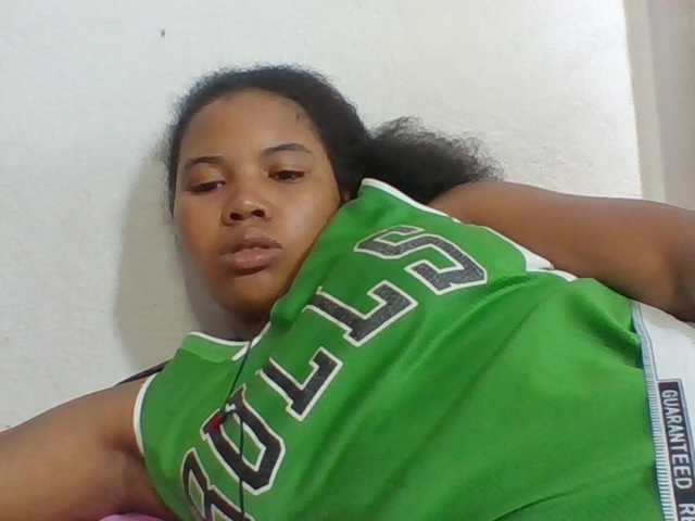 Juliah1a live cam on BongaCams