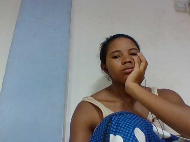 Juliah1a live cam on BongaCams