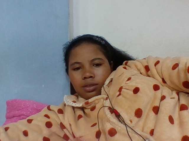 Juliah1a live cam on BongaCams