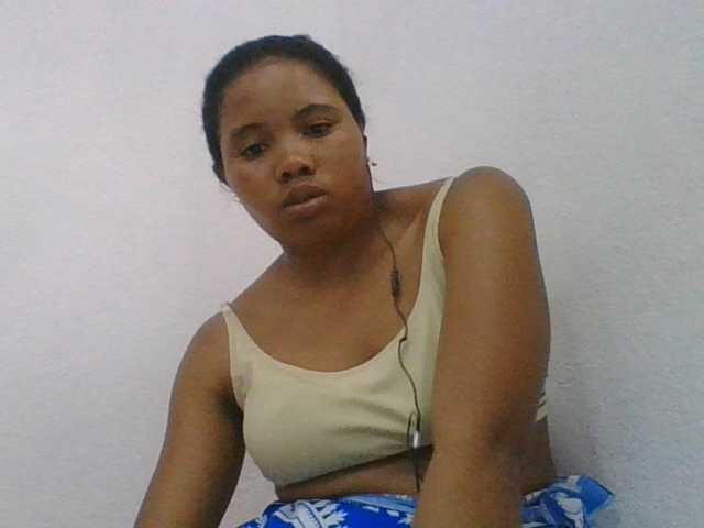 Juliah1a live cam on BongaCams