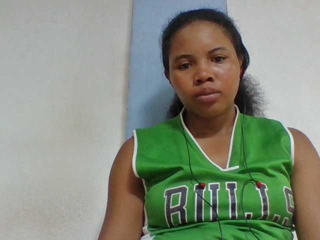 Juliah1a live cam on BongaCams