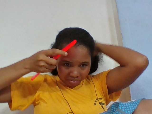 Juliah1a live cam on BongaCams