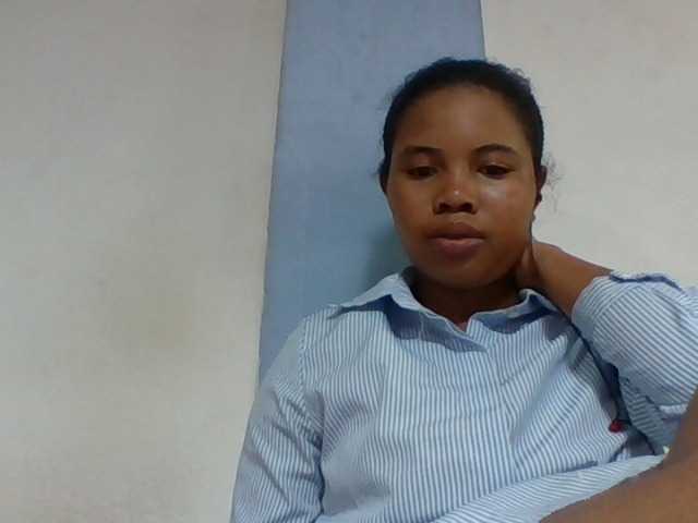 Juliah1a live cam on BongaCams