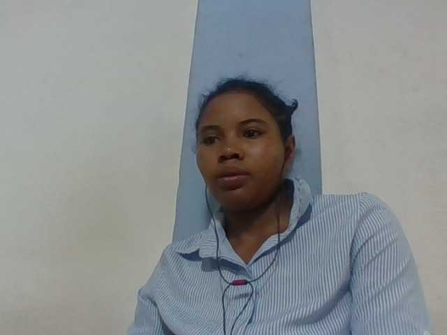 Juliah1a live cam on BongaCams