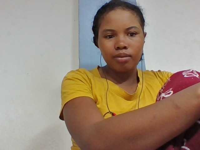 Juliah1a live cam on BongaCams