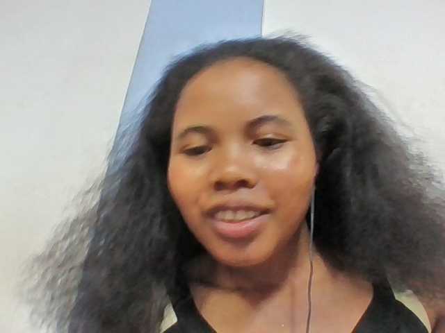 Juliah1a live cam on BongaCams