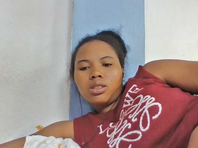 Juliah1a live cam on BongaCams