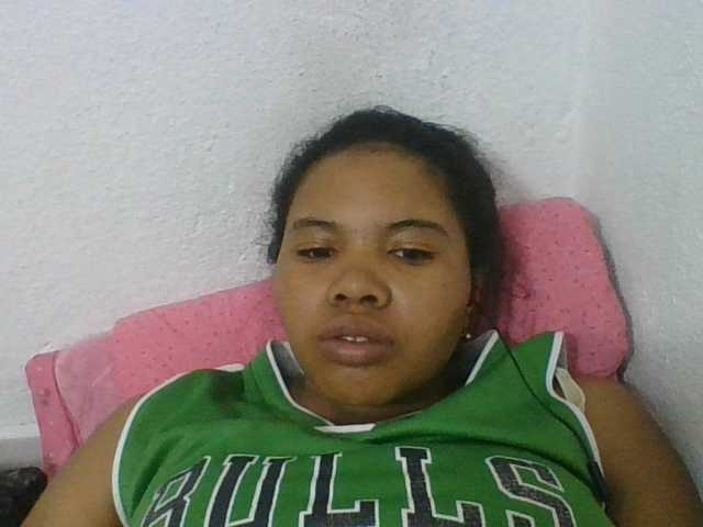Juliah1a live cam on BongaCams