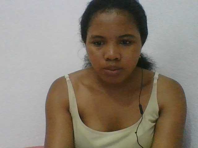 Juliah1a live cam on BongaCams