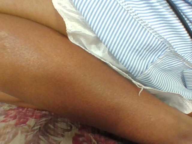 Juliah1a live cam on BongaCams