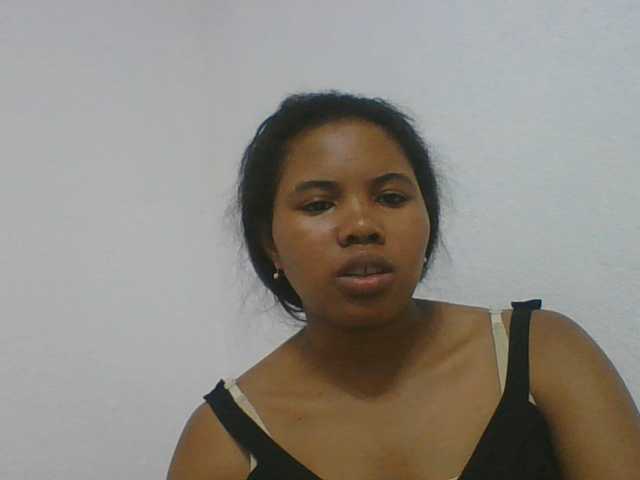Juliah1a live cam on BongaCams