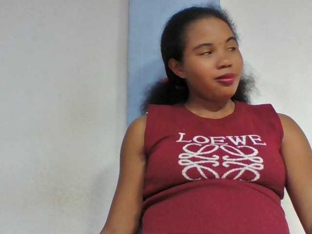 Juliah1a live cam on BongaCams