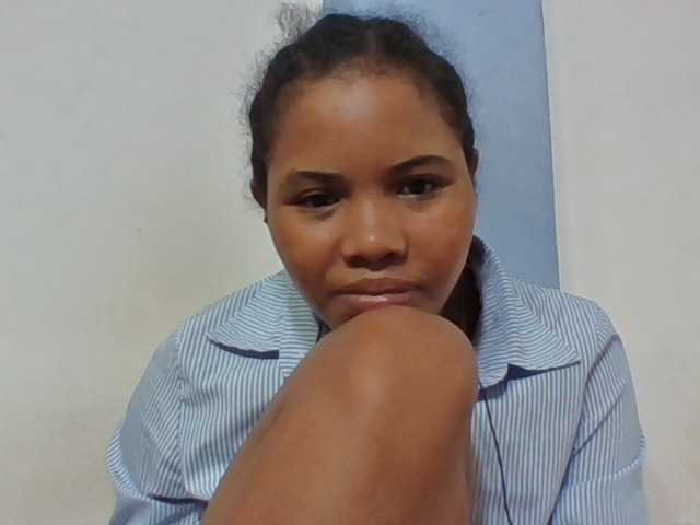 Juliah1a live cam on BongaCams