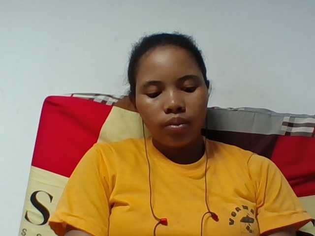 Juliah1a live cam on BongaCams