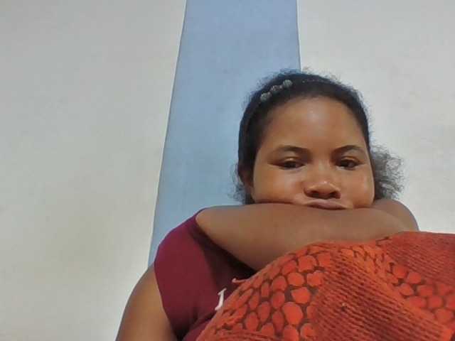 Juliah1a live cam on BongaCams