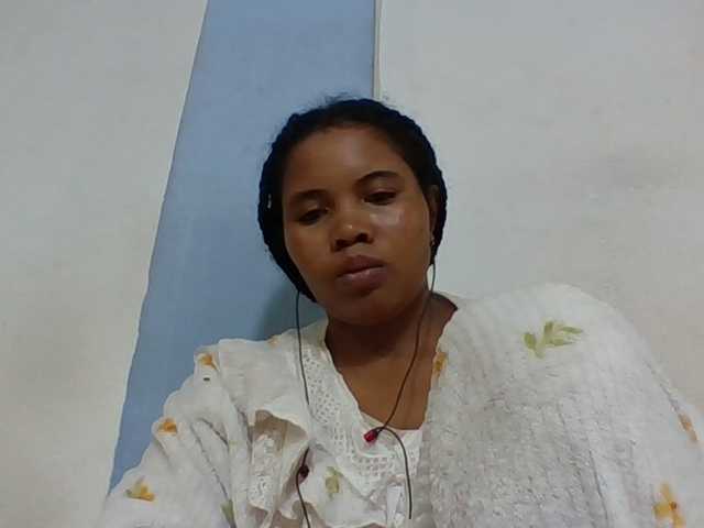 Juliah1a live cam on BongaCams