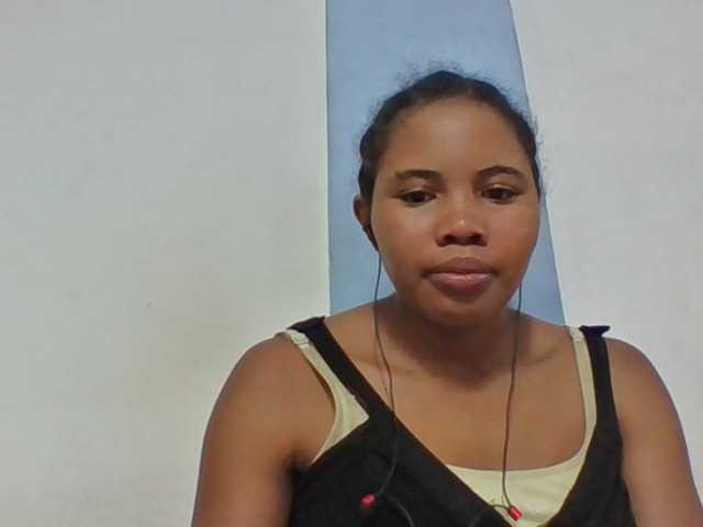 Juliah1a live cam on BongaCams