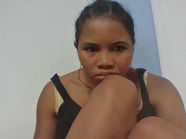 Juliah1a live cam on BongaCams