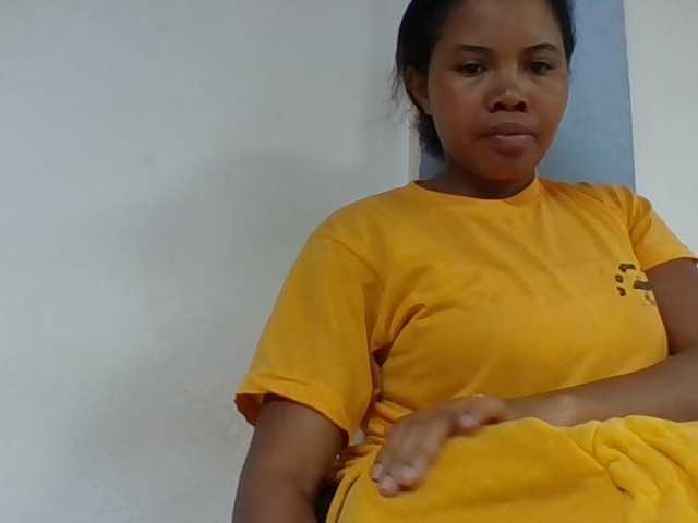 Juliah1a live cam on BongaCams