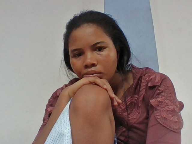 Juliah1a live cam on BongaCams